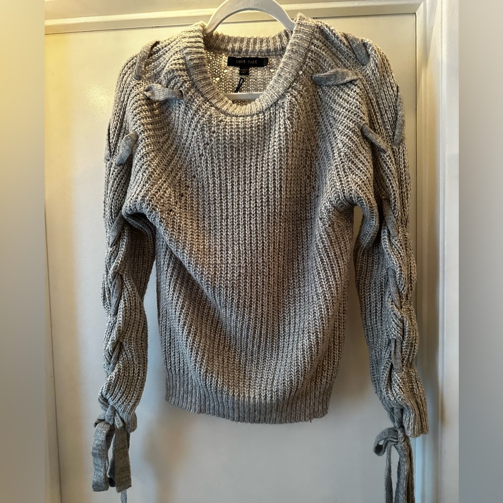 Long sleeve gray sweater